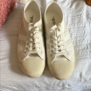 Adidas Women's Off-White Sneakers